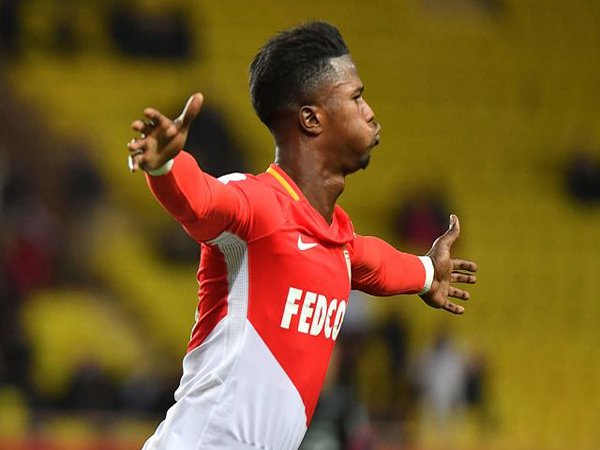 Juventus dan Napoli Ajukan Tawaran Besar Guna Rekrut Eks Bintang Lazio ini