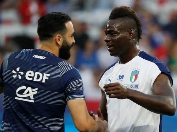 Adil Rami Turut Membujuk, Marseille Makin Gencar Dekati Mario Balotelli