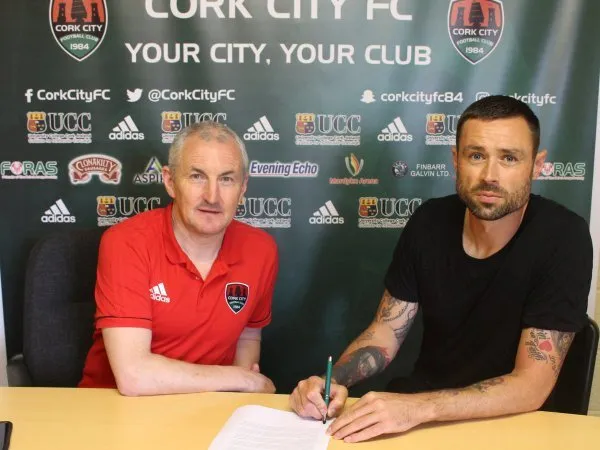 Roma Bikin Fans Bingung dengan Transfer Damien Delaney