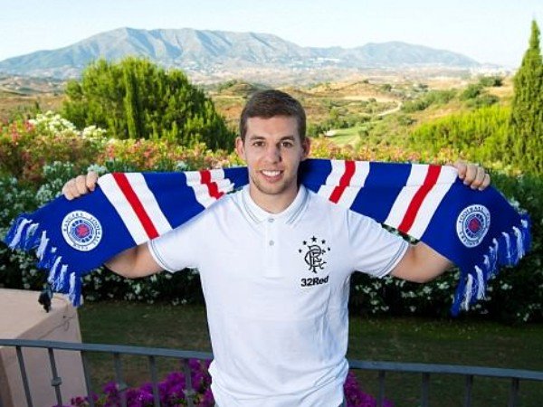 Jon Flanagan Resmi Berseragam Rangers FC
