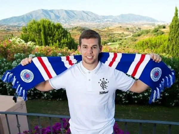 Jon Flanagan Resmi Berseragam Rangers FC