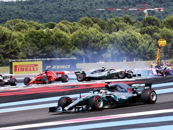 Lewis Hamilton Kesal Dengan Penalti Vettel Yang Terlalu Ringan