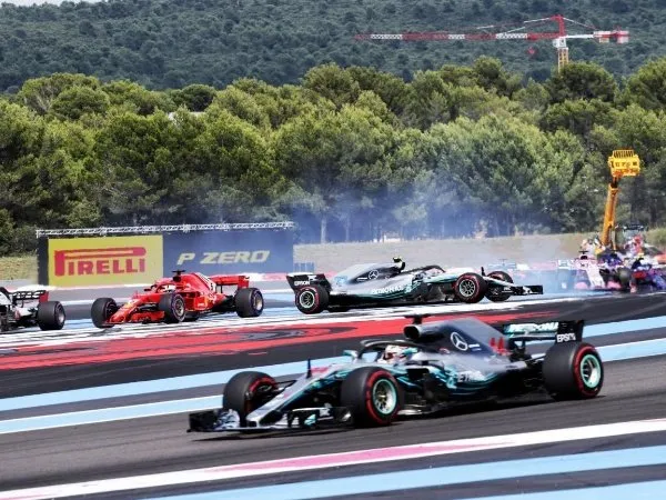 Lewis Hamilton Kesal Dengan Penalti Vettel Yang Terlalu Ringan