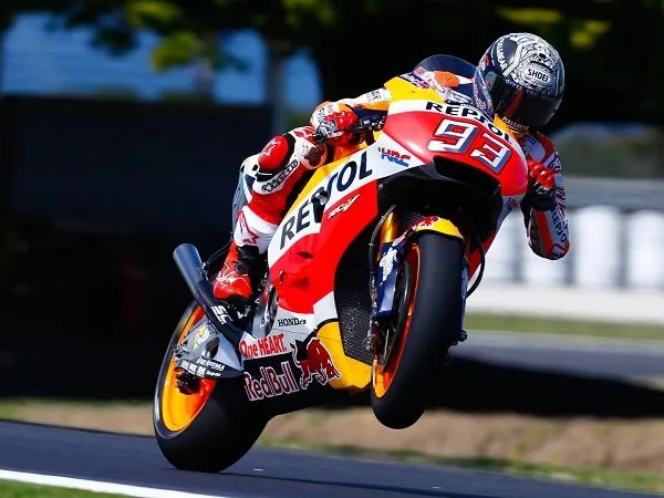 Taklukkan Yamaha di Trek Favorit, Marquez Malah Puji Rossi dan Vinales