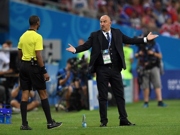 Melebihi Harapan, Stanislav Cherchesov Nilai Rusia Tidak Bahagia