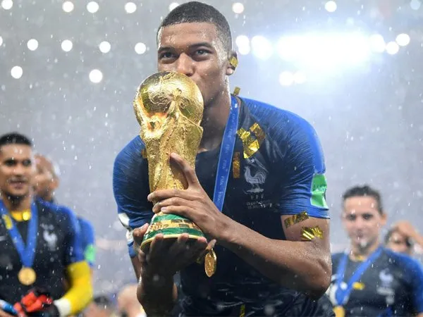 Kylian Mbappe Terpilih Jadi Pemain Muda Terbaik Piala Dunia 2018
