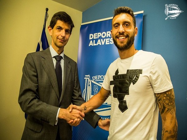 Swansea Resmi Pinjamkan Borja Baston ke Alaves