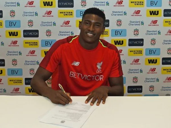 Taiwo Awoniyi Tanda Tangani Kontrak Baru dengan Liverpool FC