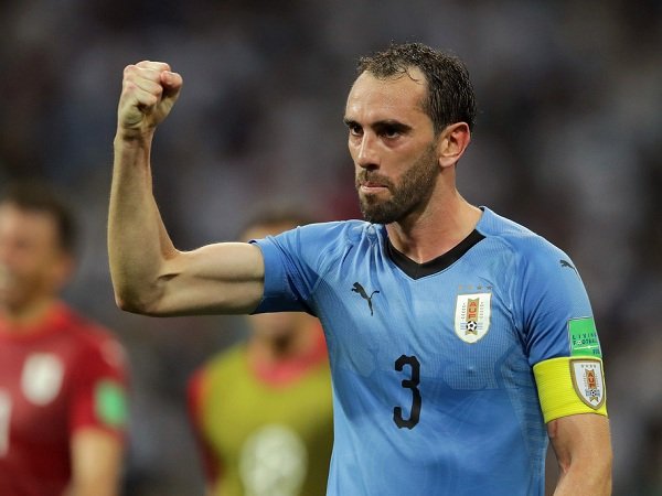 Liverpool Disarankan Datangkan Godin, Bukan Vida