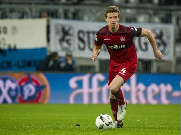 Bek Kawakan Jerman Pilih Lanjutkan Karier di Australia