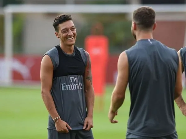 Sambut Musim Baru, Ozil Pamerkan Nomor Punggung Anyar di Arsenal