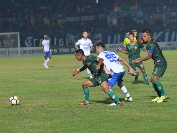 Hadiahi Penalti Pada Persib di Injury Time, Nil Maizar Kecam Wasit