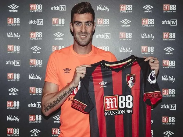 Melihat Perjalanan Karier Bek Baru Bournemouth, Diego Rico