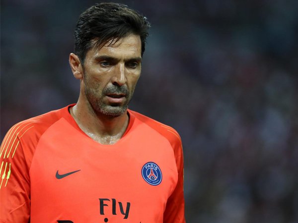 Agen: Buffon Tak Kalah Penting Ketimbang Neymar!