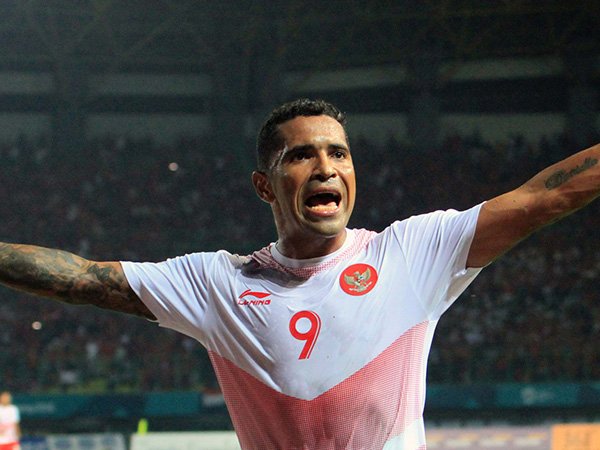 Penyerang Timnas Indonesia Ini Jadi Kepala Suku Pemain Asal Brasil
