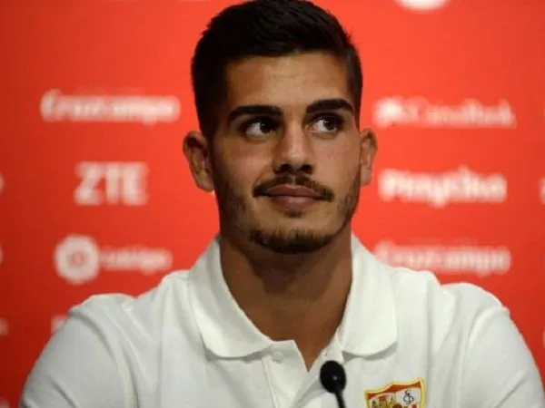Andre Silva Dinilai Datang Ke Milan Di Saat yang Tidak Tepat