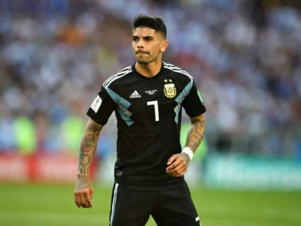 Arsenal Prioritaskan Transfer Ever Banega