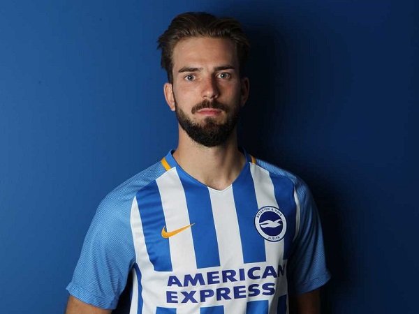 Sevilla Berencana Boyong Gelandang Brighton Ini