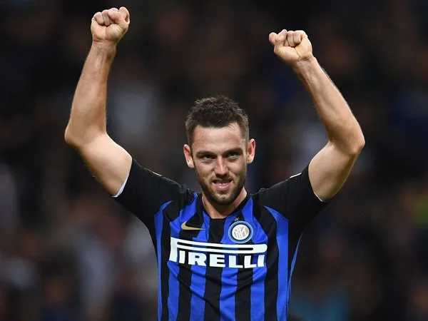 Hadapi PSV Eindhoven, De Vrij Mengaku Ingin Raih Kemenangan di Belanda