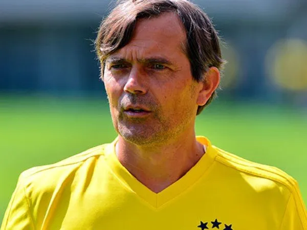 Cocu Lega Fenerbahce Akhirnya Bisa Menang