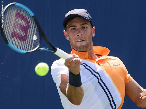 Kewalahan Dengan Borna Coric, Stan Wawrinka Tersungkur