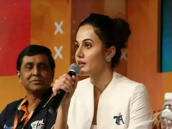 Aktris Bollywood Bicara Tim Bulutangkis Miliknya