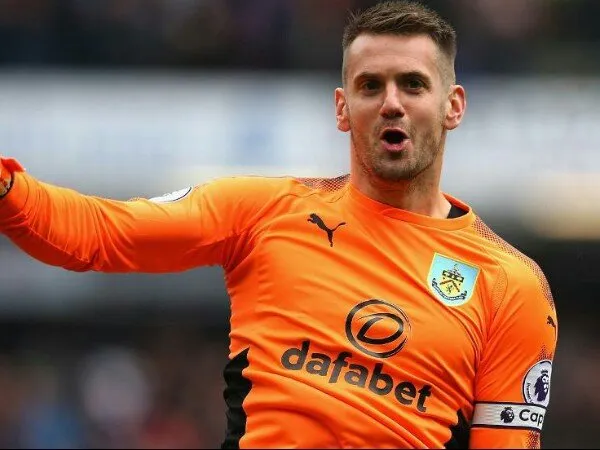Ingin Bermain, Tom Heaton Buka Peluang Hengkang dari Burnley
