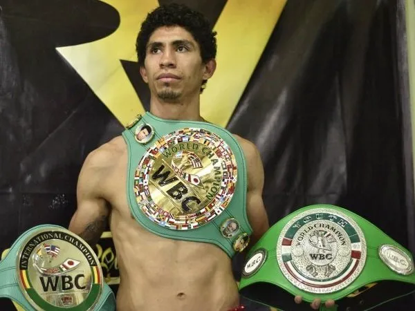 Rey Vargas Akan Pertahankan Gelar Desember