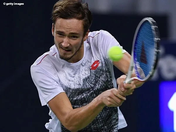 Daniil Medvedev Dominasi Dusan Lajovic Di Moskow