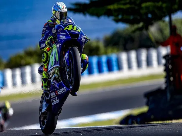 Rossi Bertekad Ungguli Dovizioso di Phillip Island