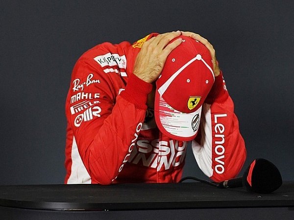 Sebastian Vettel Kecewa Usai Kalah Lebih Awal dari Hamilton