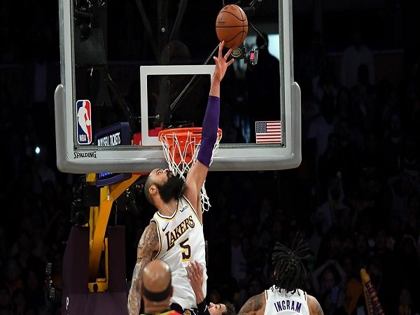 Aksi Tyson Chandler Menangkan Lakers Atas Hawks