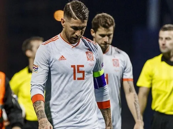 Ramos Tinggalkan Timnas Spanyol Karena Cedera, Krisis Bek Real Madrid Makin Parah