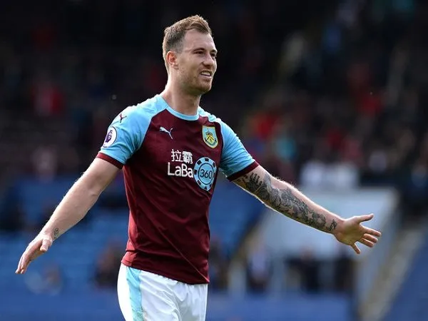 Austria Belum Tahu, Kapan Bisa Mainkan Ashley Barnes