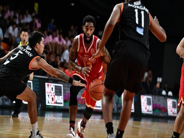 Singapore Slingers Permalukan Mono Vampire di Thailand