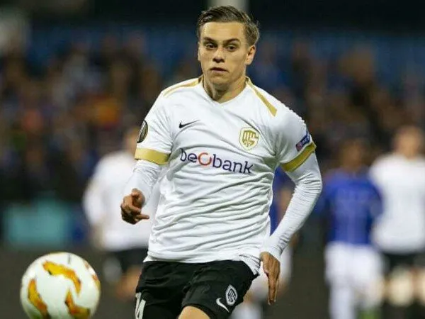 Arsenal Pantau Gelandang Genk, Leandro Trossard