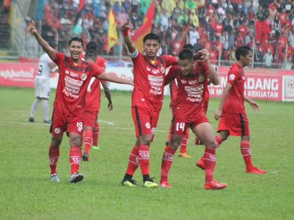 Semen Padang FC 3-1 Persita Tanggerang, Kabau Sirah Kembali ke Habitatnya
