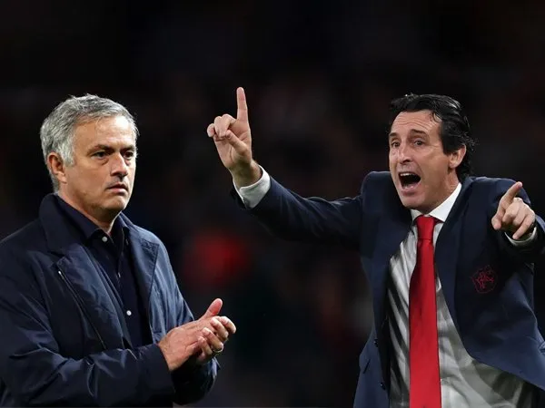 Perbedaan Antara Arsenal dan MU di Mata Shearer