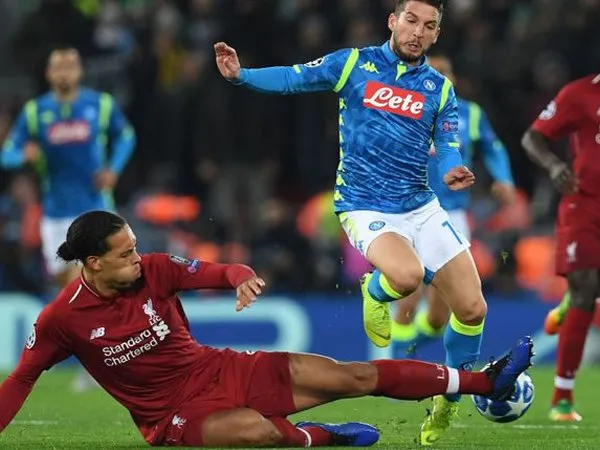 Jika Ada VAR, Tekel Van Dijk Bisa Berakhir Kartu Merah