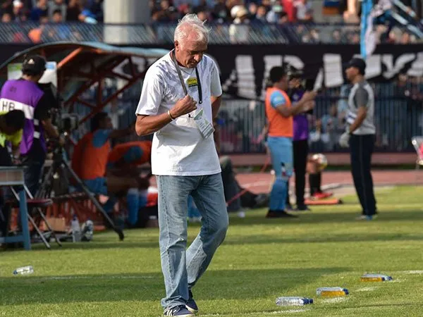 MU Incar Mario Gomes dan Stefano Cugurra Teco?