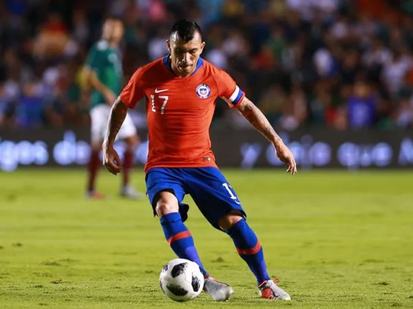 West Ham Tertarik Datangkan Gary Medel dari Besiktas