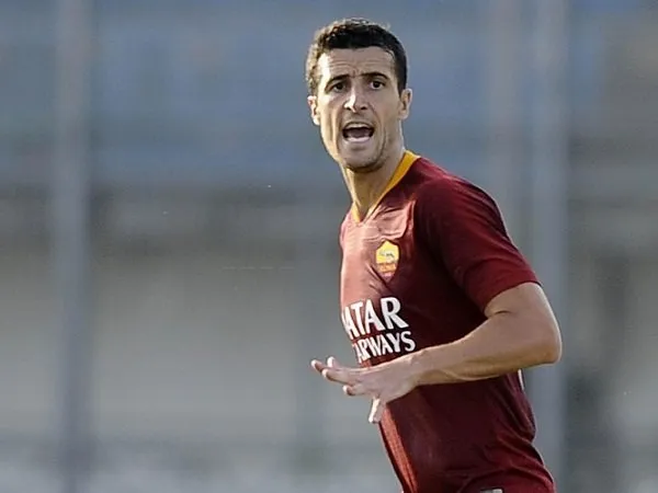 Sevilla Ingin Boyong Bek Roma Ini