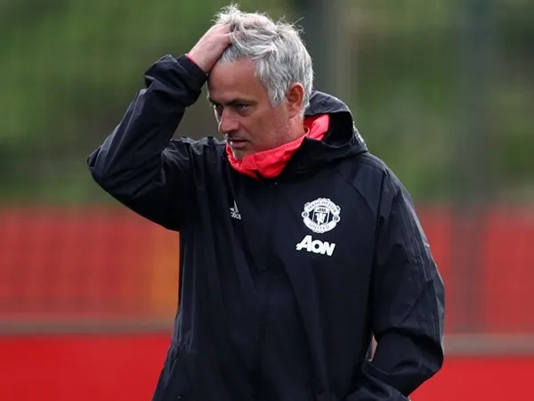 Kejam! MU Lenyapkan Cerita Mourinho Dalam Waktu 15 Menit