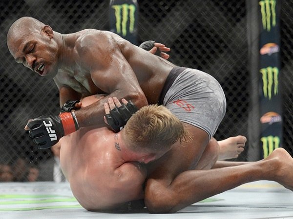 Kalahkan Gustafsson, Jones Jadi Juara Baru Light Heavyweight