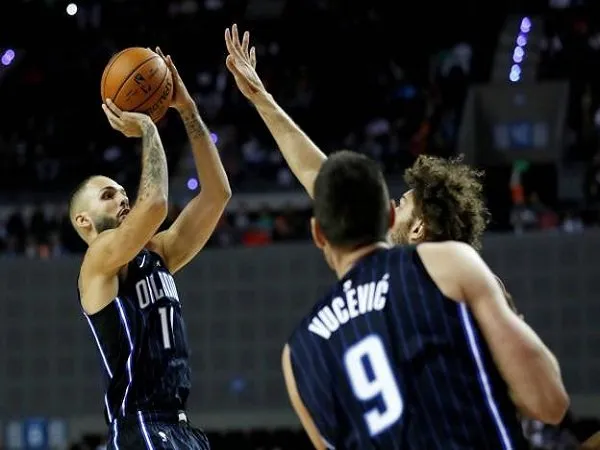 Tembakan Buzzer Beater Fournier Menangkan Magic Atas Pistons