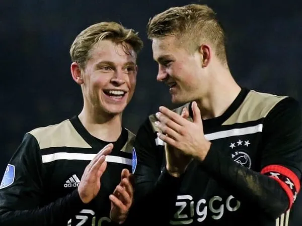 Direbutkan Banyak Klub, Legenda Ajax Beri Saran untuk De Ligt dan De Jong