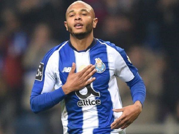 Everton Tertarik Datangkan Winger Porto, Yacine Brahimi