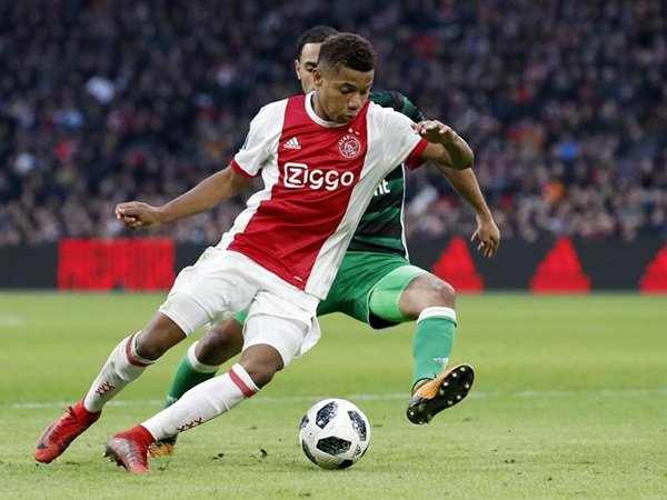 Ajax Dapat Tawaran Menggiurkan Dari Klub China Agar Mau Lepas Pemain Sayapnya Ini