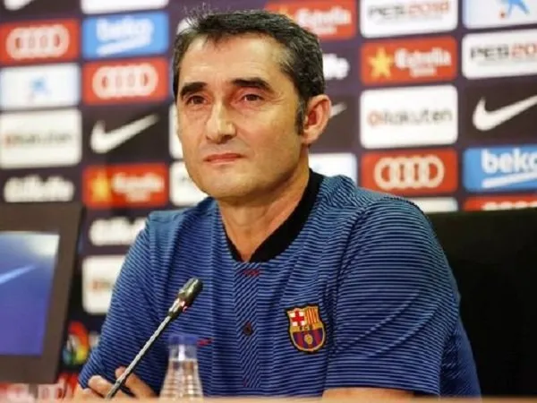 Valverde Tak Frustrasi dengan Penantian Transfer De Jong dan Vela