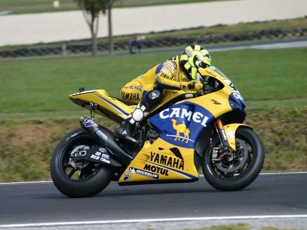 Bocoran dari Video Teaser Yamaha, Motor Rossi dan Vinales Berwarna Kuning?